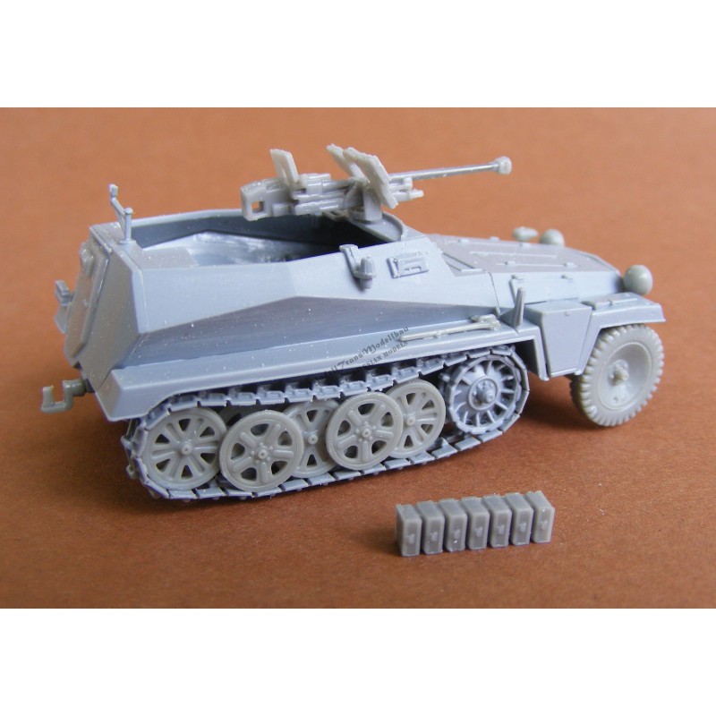 SdKfz 250/11 mit 2,8 cm Panzerbüchse 41.