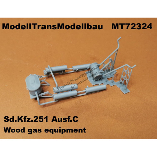 Sd.Kfz. 251 Ausf.C  Wood gas equipment. Conversion.